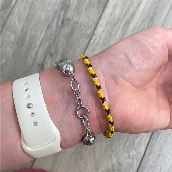 “Knot Weak” Leather bracelet - Picture 3 of 3